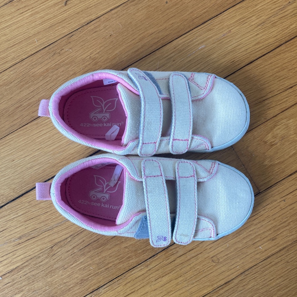 Sz 10 See Kai Run sneakers